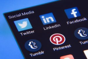 The pros and cons of using social media when job hunting